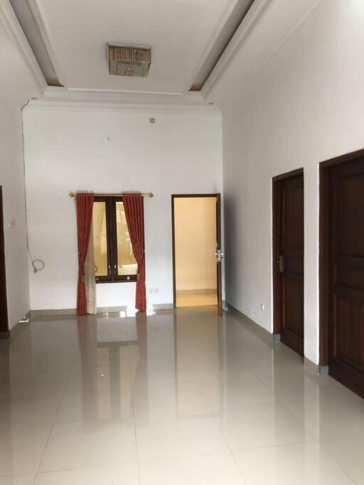 Richandy House - 3 Bedroom Full Ac & Hot Water Kejayan エクステリア 写真