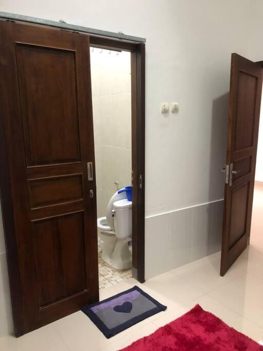 Richandy House - 3 Bedroom Full Ac & Hot Water Kejayan エクステリア 写真